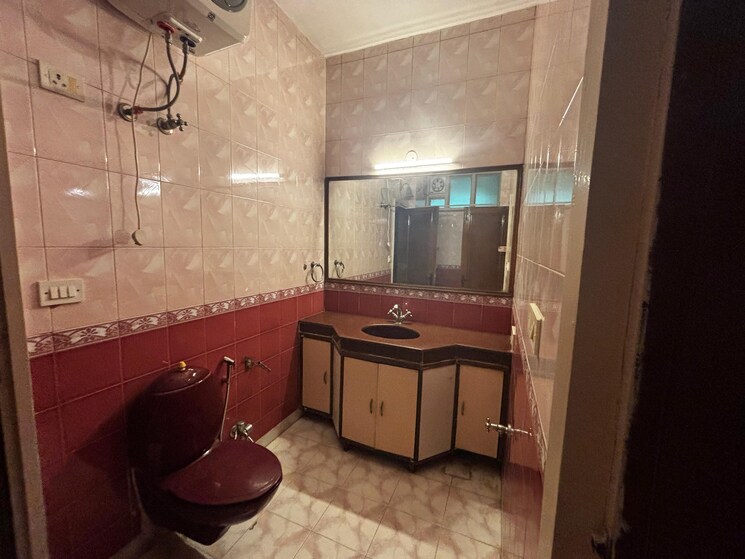 Kitchen, greater kailash 4 Bedroom 360 Sq.Yd. Builder Floor In Greater Kailash Delhi 9237853