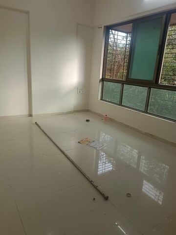 Room in 3 BHK Apartment at Shree Chamunda Heights, Matunga West – for Rent