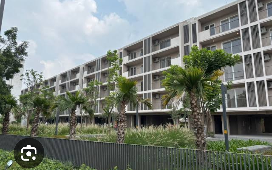 3 BHK + Extra Room 1614 Sq.Ft. Apartment in DLF Gardencity Enclave