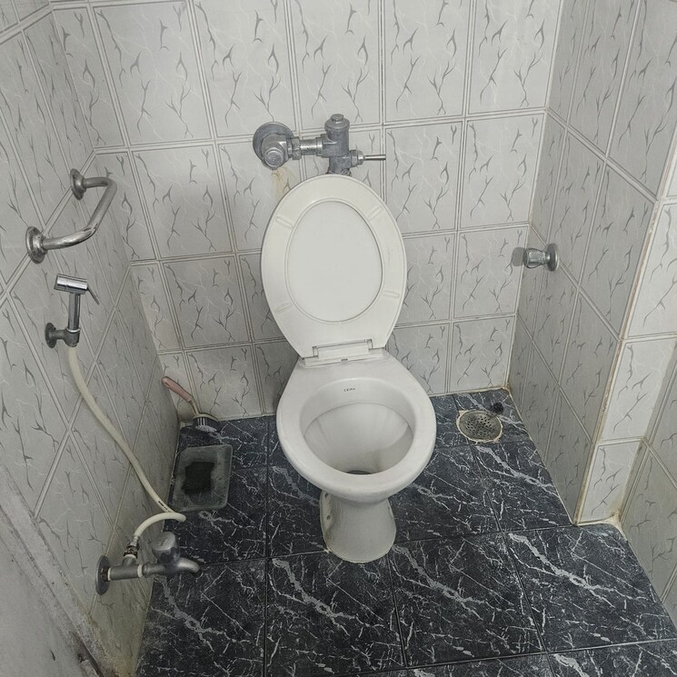 Bathroom, new-vikas-complex 2 Bedroom 850 Sq.Ft. Apartment In Uthalsar Thane 9237962