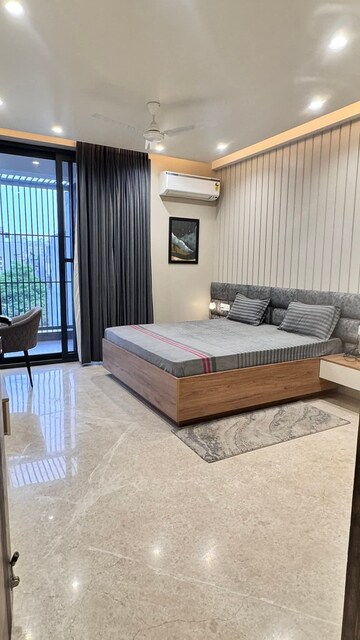 Master Bedroom in 1 BHK Builder Floor at Sector 22 – for Rent