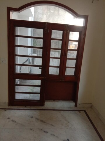 Room in 3 BHK Builder Floor at Greater Kailash – for Rent