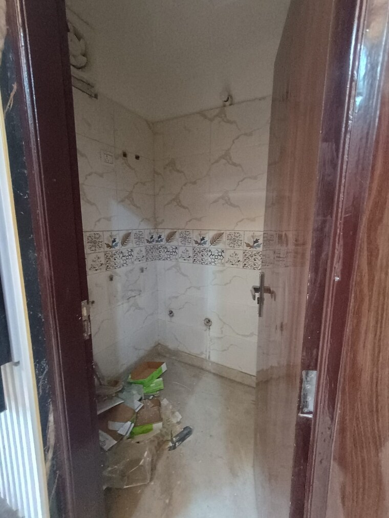 Bathroom, vasundhara sector 1 2 Bedroom 850 Sq.Ft. Builder Floor In Vasundhara Sector 1 Ghaziabad 9238009