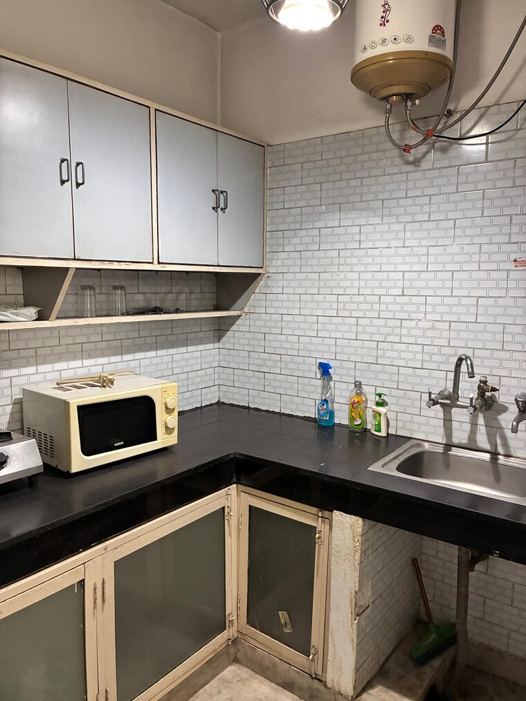 Kitchen, greater kailash 3 Bedroom 300 Sq.Yd. Builder Floor In Greater Kailash Delhi 9238016