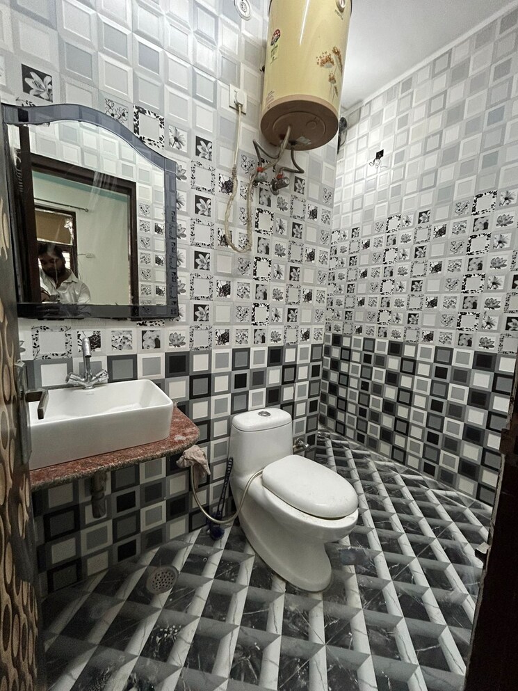 Bathroom, sector 22 2 Bedroom 1650 Sq.Ft. Independent House In Sector 22 Gurgaon 9237993