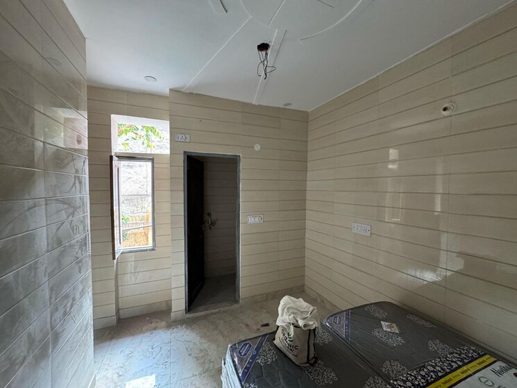 Bathroom, sector 17 1 RK 750 Sq.Ft. Builder Floor In Sector 17 Gurgaon 9238038