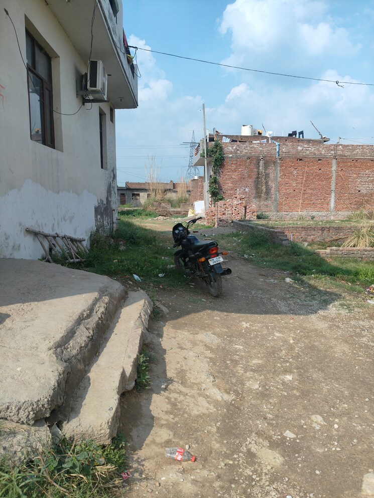  Parking, ambala highway  105 Sq.Yd. Plot In Ambala Highway Zirakpur 9238202