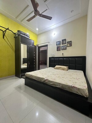 Bedroom in 6+ BHK Builder Floor at Sheetla Colony – for Sale