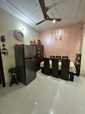 Team Area in 6+ BHK Builder Floor at Sheetla Colony – for Sale