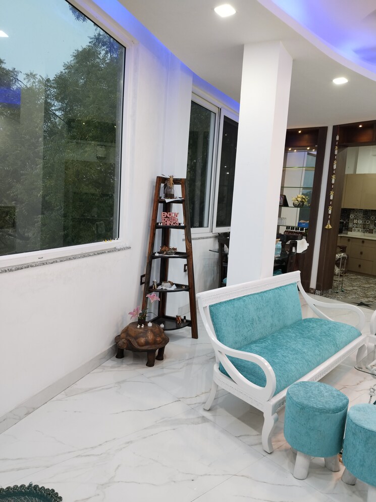 Living Room, shivalik colony 4 Bedroom 2000 Sq.Ft. Apartment In Shivalik Colony Delhi 9238099