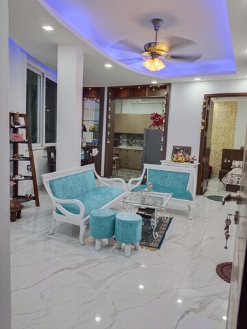 Living Room in 4 BHK Apartment at Shivalik Colony – for Rent