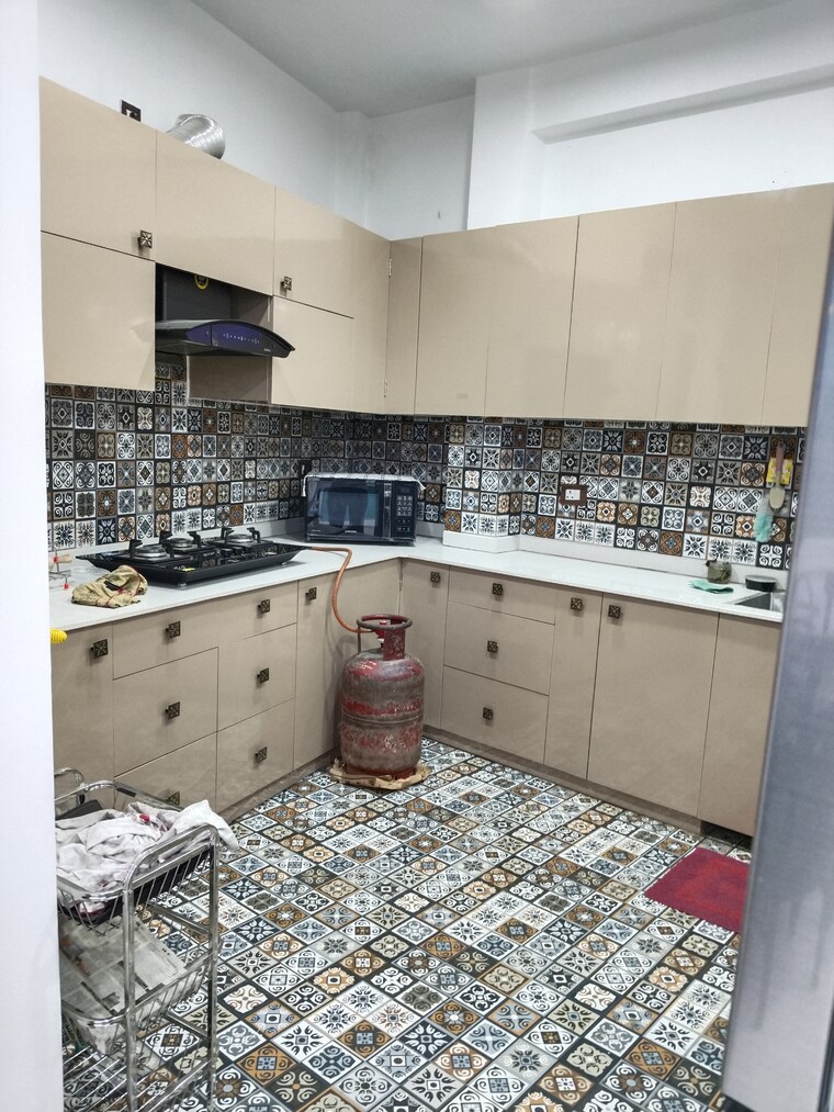 Kitchen, shivalik colony 4 Bedroom 2000 Sq.Ft. Apartment In Shivalik Colony Delhi 9238099