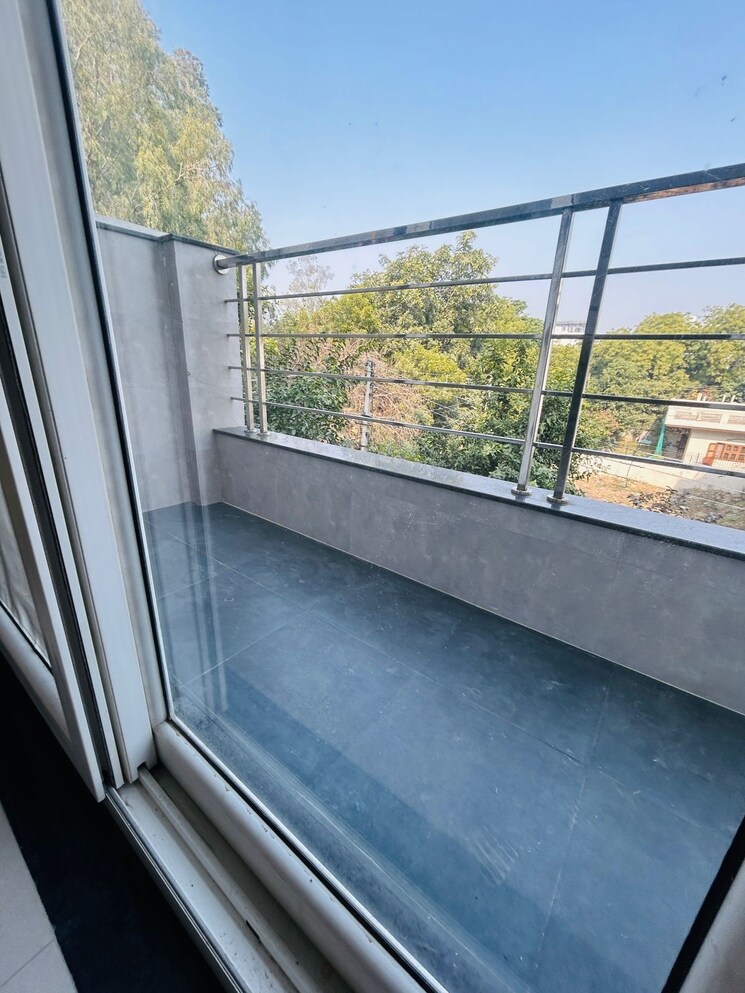 Balcony, ambience-creacions 1 Bedroom 585 Sq.Ft. Apartment In Sector 22 Gurgaon 9238138