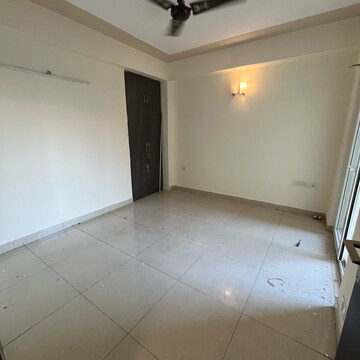 Room in 3 BHK Apartment at Ajnara Grand Heritage, Sector 74 – for Rent
