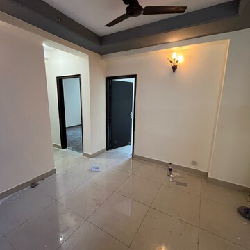 Room in 3 BHK Apartment at Ajnara Grand Heritage, Sector 74 – for Rent