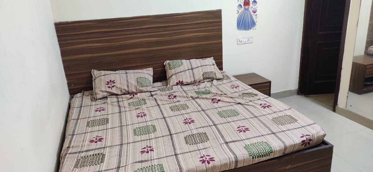 2 BHK Apartment For Rent in Milton Tower