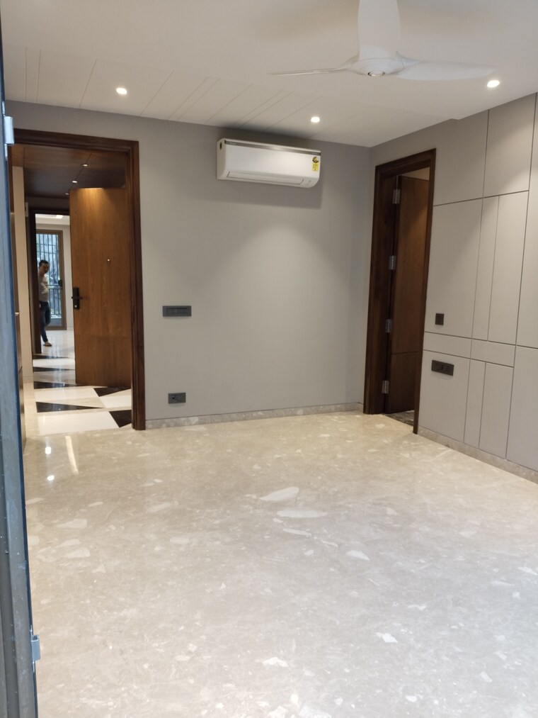 Room, greater kailash i 3 Bedroom 2000 Sq.Ft. Apartment In Greater Kailash I Delhi 9238243