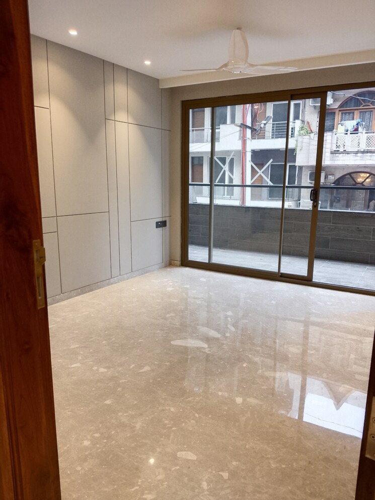 Room, greater kailash i 3 Bedroom 2000 Sq.Ft. Apartment In Greater Kailash I Delhi 9238243