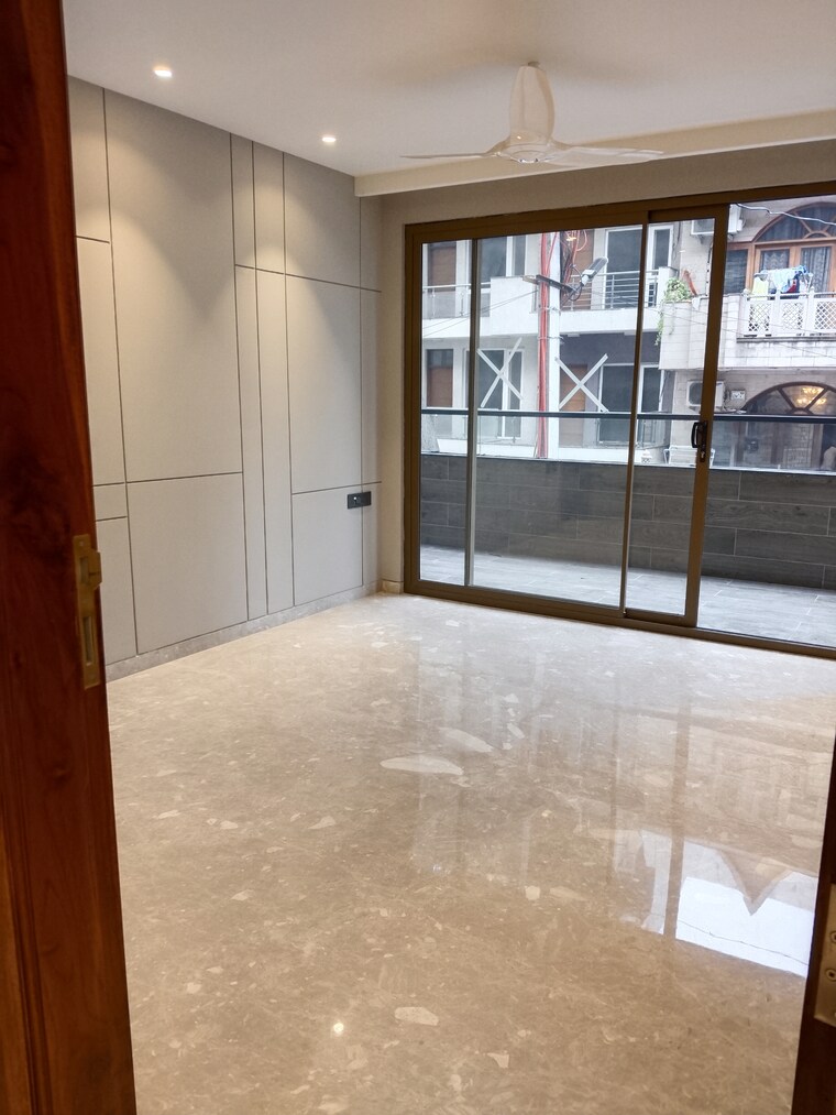 Room, greater kailash i 3 Bedroom 2000 Sq.Ft. Apartment In Greater Kailash I Delhi 9238243