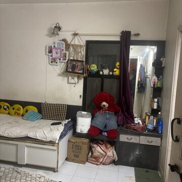 Bedroom in 2 BHK Apartment at Kothrud – for Rent
