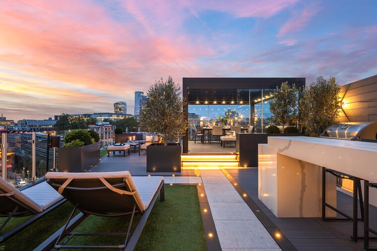 Terrace, rodium-x-one 2 Bedroom 787 Sq.Ft. Apartment In Kandivali West Mumbai 9238263