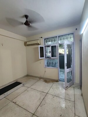 2 BHK Builder Floor For Rent in Unitech South City II, Sector 50