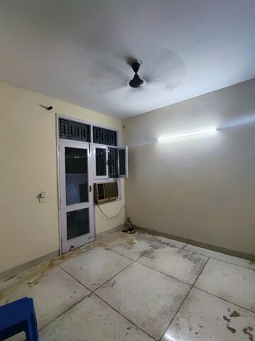 Room in 2 BHK Builder Floor at Unitech South City II, Sector 50 – for Rent