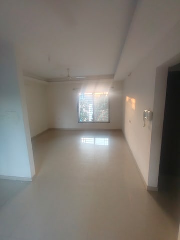 Room in 2 BHK Apartment at Eminent Spaces Aura Solis, Wanwadi – for Rent
