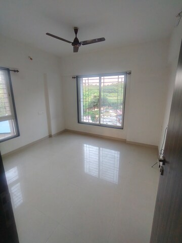 Room in 2 BHK Apartment at Eminent Spaces Aura Solis, Wanwadi – for Rent