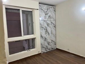 Room in 3 BHK Apartment at Jaypee Greens Kosmos, Sector 134 – for Rent