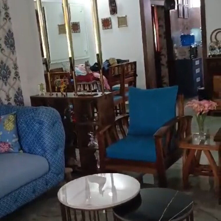 Living Room, manisha-marvel-homes 3.5 Bedroom 3300 Sq.Ft. Apartment In Sector 61 Noida 9238355