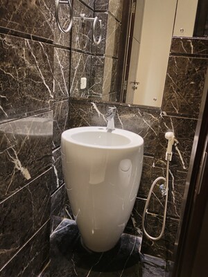 Attached Bathroom in 4 BHK Apartment at Panchsheel Park – for Rent