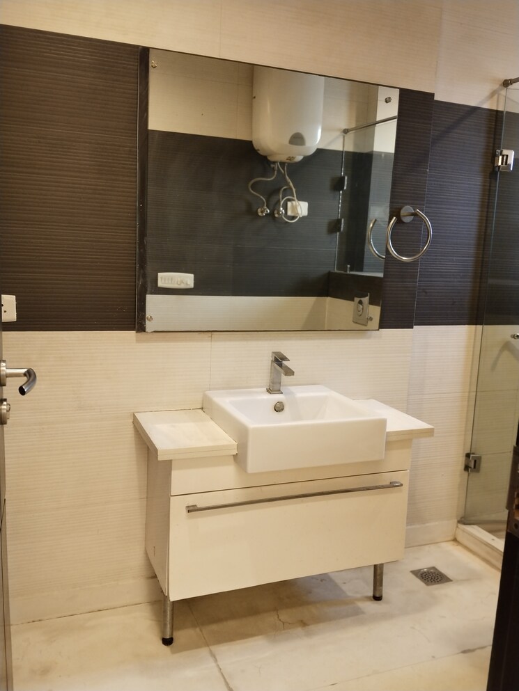 Attached Bathroom, panchsheel park 4 Bedroom 2700 Sq.Ft. Apartment In Panchsheel Park Delhi 9238346