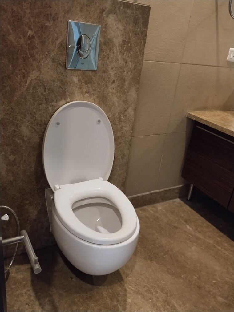 Bathroom, panchsheel park 4 Bedroom 2700 Sq.Ft. Apartment In Panchsheel Park Delhi 9238346