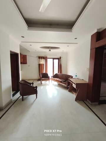 3 BHK Builder Floor For Rent in Sector 10a