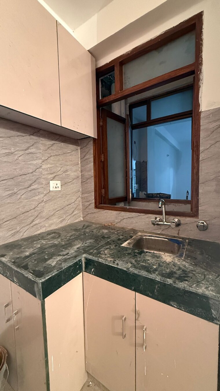 Kitchen, freedom fighters enclave 1 Bedroom 450 Sq.Ft. Builder Floor In Freedom Fighters Enclave Delhi 9238407