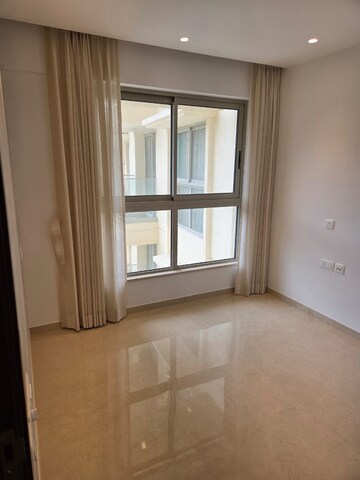 Room in 1 BHK Apartment at Hiranandani Highland, Powai – for Rent