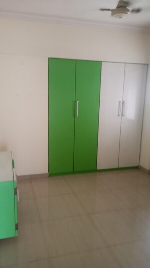 Room in 3 BHK Apartment at Cosmos Jewels, Ghodbunder Road – for Rent