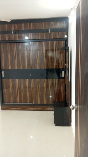 Furnished Amenities in 3 BHK Apartment at Cosmos Jewels, Ghodbunder Road – for Rent