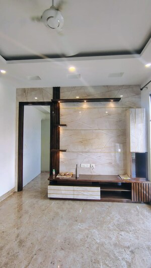 Furnished Amenities in 3 BHK Builder Floor at Sushant Lok 3, Sector 57 – for Rent