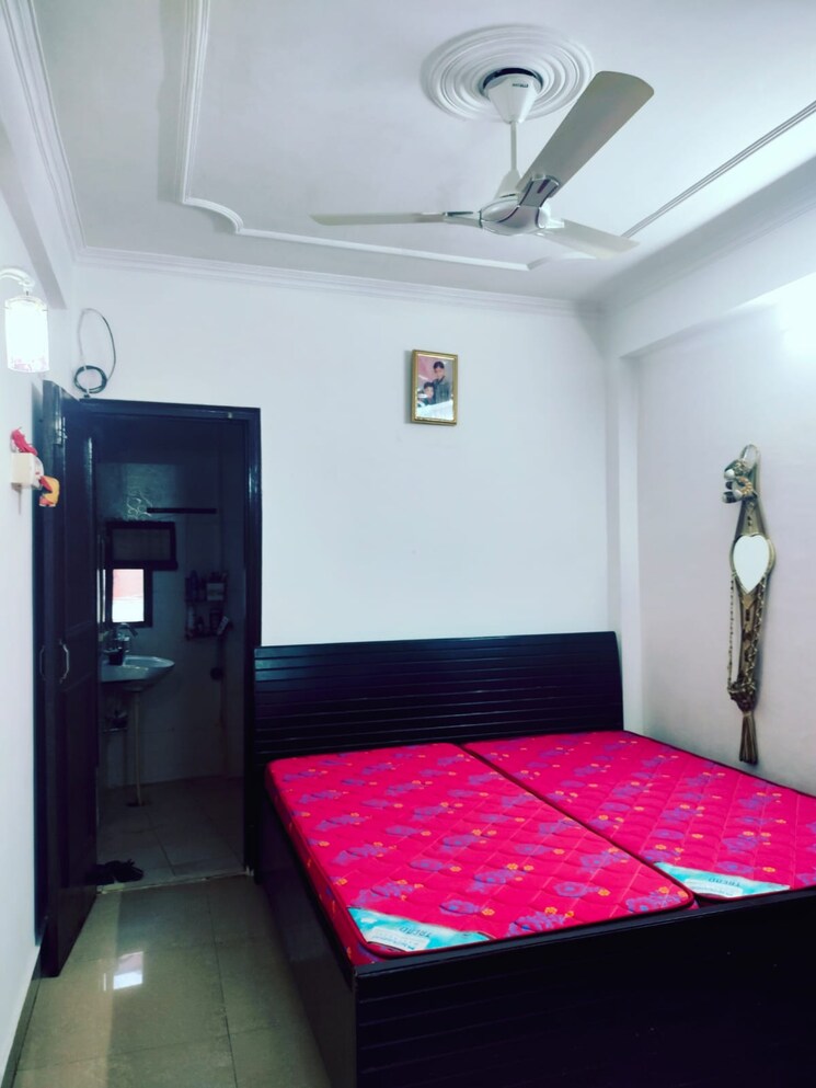 Bedroom, paryavaran complex 3 Bedroom 1025 Sq.Ft. Builder Floor In Paryavaran Complex Delhi 9238429