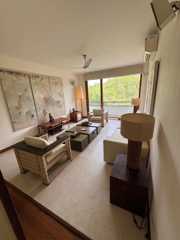 Living Room, defence colony 3 Bedroom 3000 Sq.Ft. Apartment In Defence Colony Delhi 9238417