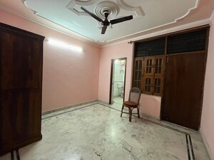 Bedroom in 2 BHK Builder Floor at Sector 39 – for Rent