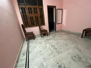 Room in 2 BHK Builder Floor at Sector 39 – for Rent