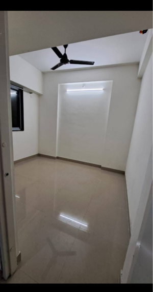 Room in 1 BHK Apartment at Ankur CHS Goregaon , Best Nagar – for Rent