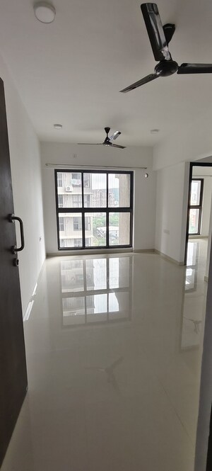 2 BHK Apartment For Rent in UK Iridium, Kandivali East
