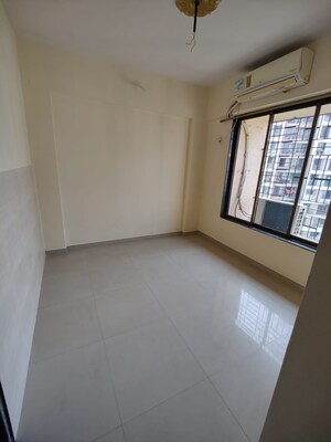 Room in 1 BHK Apartment at Mahavir Square, Manpada – for Rent