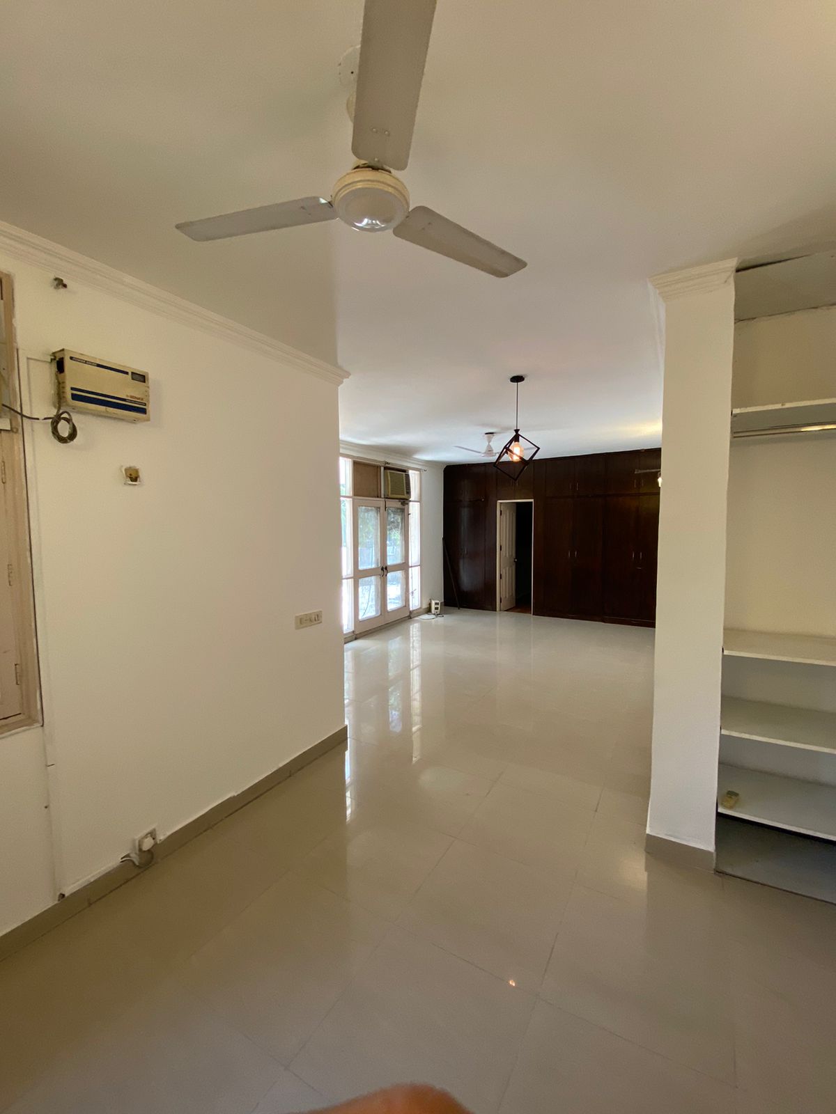 5 BHK + Extra Room Villa For Rent in Unitech South City 1