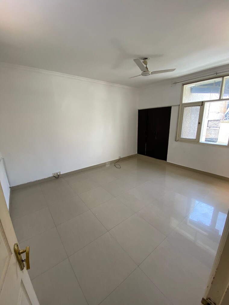 Room, unitech-south-city-1 5 Bedroom 3100 Sq.Ft. Villa In South City 1 Gurgaon 9238541