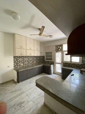 Living Room in 5 BHK Villa at Unitech South City 1, South City 1 – for Rent